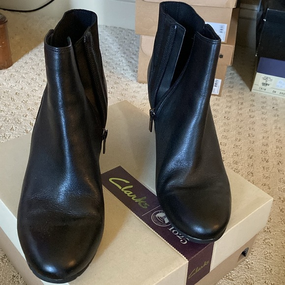 Clarks wedge booties - Picture 2 of 8